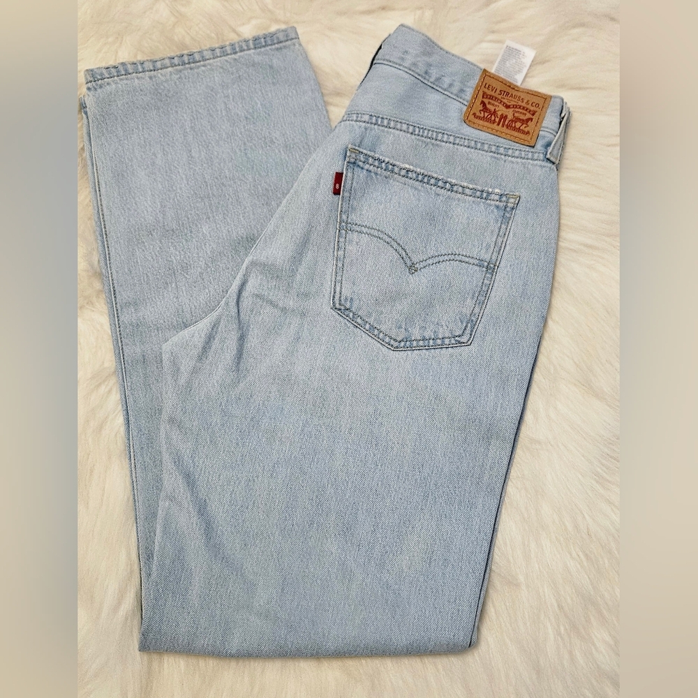Levi's Classic Light Blue Straight Jeans Ripped
